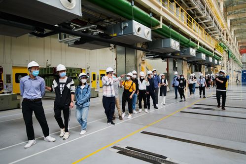 探索領(lǐng)克余姚工廠 科技賦能，服務(wù)未來